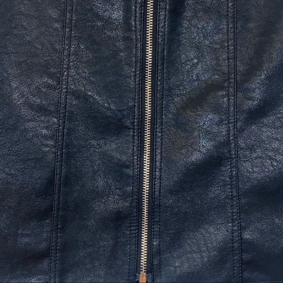 Amor‎ Mio 90’s Inspired Faux Leather Mini Skirt - Picture 4 of 7